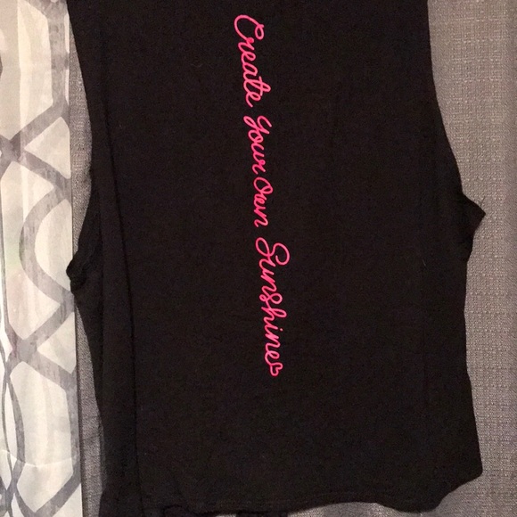 Tank top - Picture 2 of 3